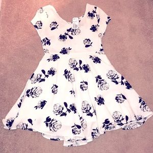 Forever 21 dress M tags